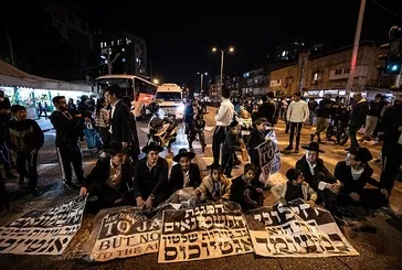 İsrail’de Harediler yolları kapattı!