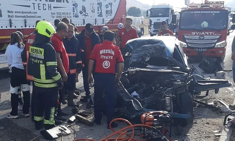Mersin'de zincirleme kaza! Otobüs karşı şeride geçti: 2 ölü, 35 yaralı-4