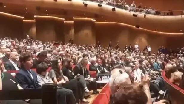Cüneyt Arkın'a son veda! Sevenleri gözyaşlarına boğuldu