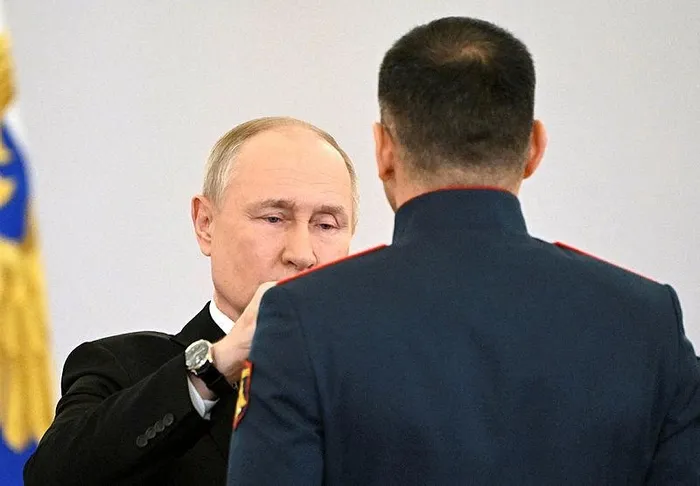putinden-dunyaya-secim-mesaji-2024te-yeniden-aday-olacak-mi-canli-yayinda-acikladi-1702102658314.jpeg Putin’den dünyaya seçim mesajı! 2024’te yeniden aday olacak mı? Canlı yayında açıkladı-4