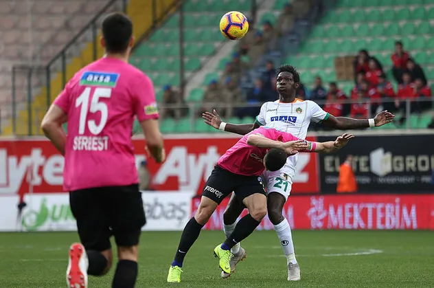 Ev sahibi Alanya Kasımpaşa'ya acımadı | Alanyaspor 3-0 Kasımpaşa