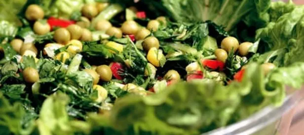 Bezelyeli Salata Tarifi