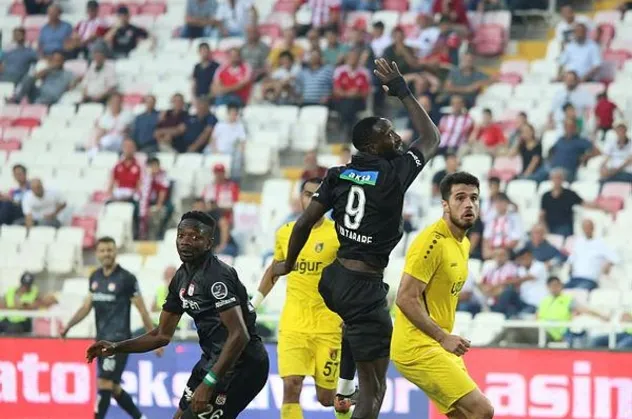 Sivasspor İstanbulspor ile berabere kaldı