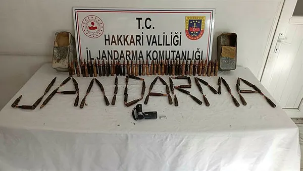 hdp-ve-dostlarini-uzen-haber-pkk-teror-orgutune-gerceklestirilen-operasyonda-cok-sayida-muhimmat-ele-gecirildi-1610637281223.jpg HDP ve dostlarını üzen haber... PKK terör örgütüne gerçekleştirilen operasyonda çok sayıda mühimmat ele geçirildi-2