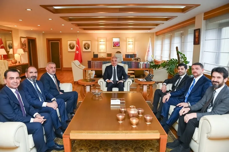 milli-takimin-gucu-turizm-tanitimina-yansiyacak-futbolcularla-kuresel-tanitim-hamlesi-1775650858659.jpeg Milli Takımın gücü turizm tanıtımına yansıyacak: Futbolcularla küresel tanıtım hamlesi!-3