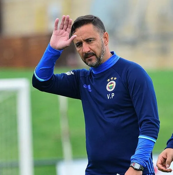 Fenerbahçe taraftarı yıldız isimlere sahip takımın ikinci kez Vitor Pereira’ya teslim edilmesinden endişeli-2
