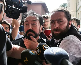 Adnan Oktardan pes dedirten ifade! Sultan Abdülhamit hakkında skandal video!