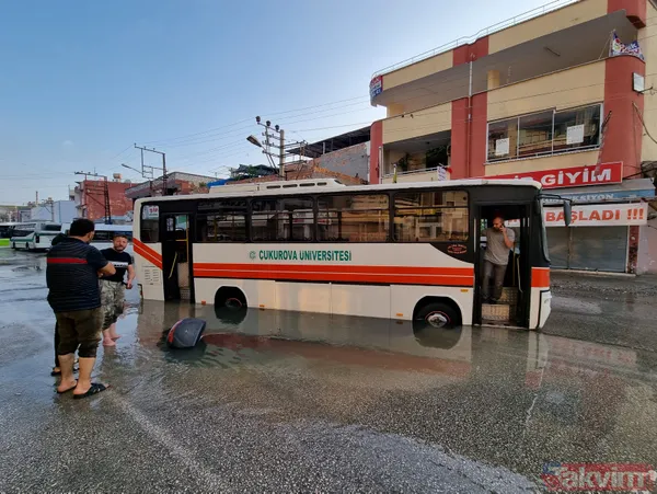 Adana'da su borusu patladı! Asfalt çöktü sokaklar göle döndü - 14