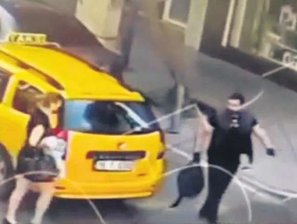 İzmir'de HDP binasına saldıran saldırgan Deniz Poyraz'ı kurşunladı-1