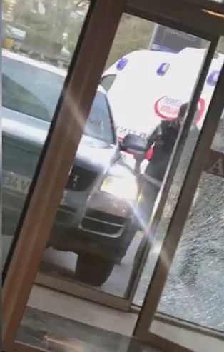 İstanbul'da koronavirüs testi tartışması! Ciple hastaneye girmeye çalıştı