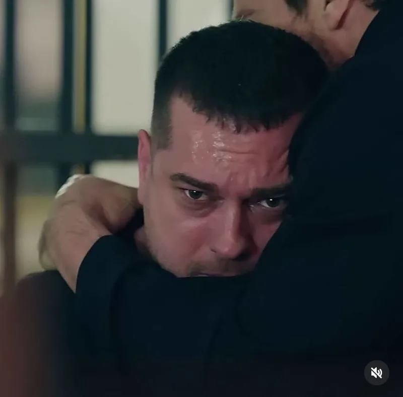 gaddar-dizisinde-sah-mat-ettirecek-ayrilik-2-ismin-vadesi-doldu-yaka-paca-1714310823023.jpg 2 ismin vadesi doldu! Gaddar dizisinde şah mat ettirecek ayrılık; Yaka paça...-4