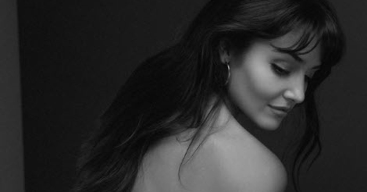 hande ercel den siyahlar icinde