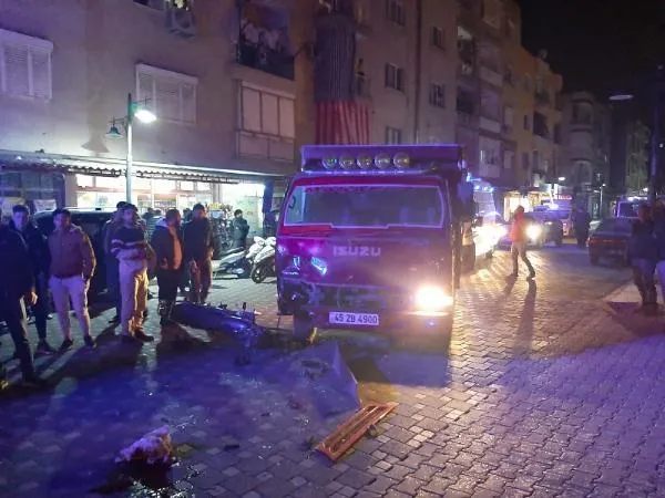 Manisa'da feci kaza! Kamyonet ile motosiklet çarpıştı: 1 ölü, 1 yaralı-4