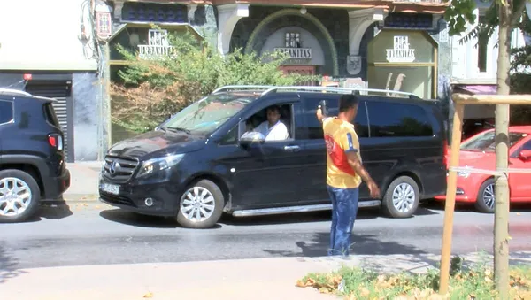 beyoglunda-degnekci-operasyonu-7-kisi-gozaltinda-1596551249518.jpg Beyoğlu'nda değnekçi operasyonu! 7 kişi gözaltında-3