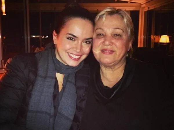 Yeliz Şar’ın en acı günü! 78 yaşında vefat eden annesi Şehriban Şule Şar’a böyle veda etti! Eski eş Tolga Güleç yalnız bırakmadı-2