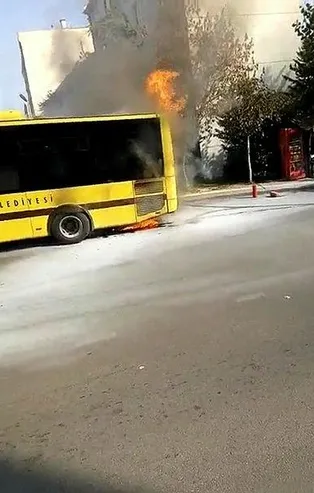 Son dakika: Bursa'da korku dolu anlar! Yolcu dolu otobüs alev alev yandı