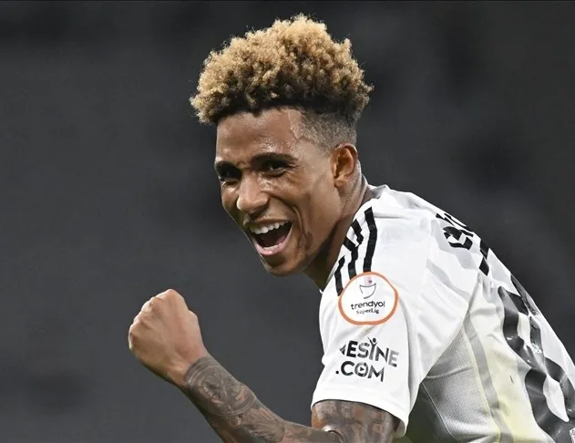 Gedson yuvadan uçuyor