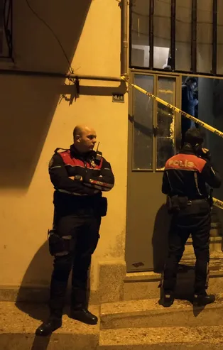 Evde bıçaklanmış halde bulundu, hastanede hayatını kaybetti