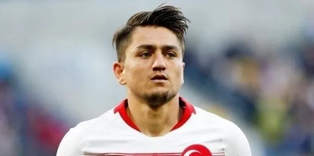 Cengiz Ünder'in transferini böyle duyurdular! İngilizler 25 milyon Euro'yu gözden çıkardı-3