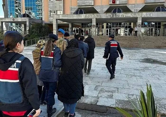 fetoculerin-yeni-sozde-yemin-metni-desifre-edildi-yakalandiginda-bunlari-unutacaksin-1703070378622.jpeg FETÖ'cülerin yeni sözde "yemin metni" deşifre edildi! Yakalandığında bunları unutacaksın...-2