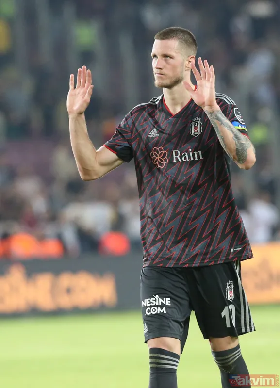 Hatay'a Galibiyeti Getiren Golleri 50. Dakikada Ze Luis Ve 90. Dakikada Kaan Kanak Kaydetti. Beşiktaş'ın Tek Golü Wout Weghorst'tan Geldi.