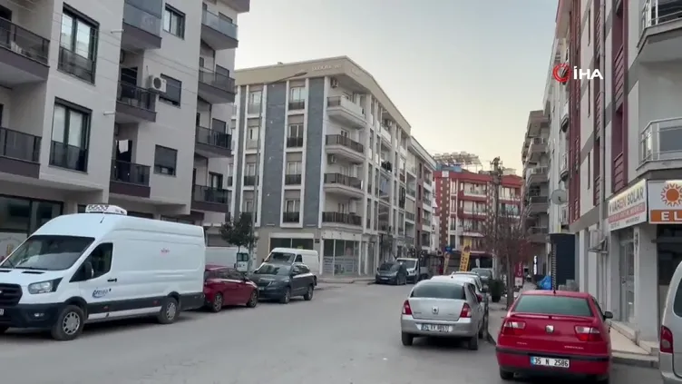 İzmir'de 5,1 şiddetinde deprem! İşte bölgeden ilk görüntüler