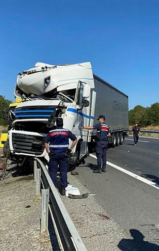 Son dakika: TEM'de feci kaza: 1 yaralı