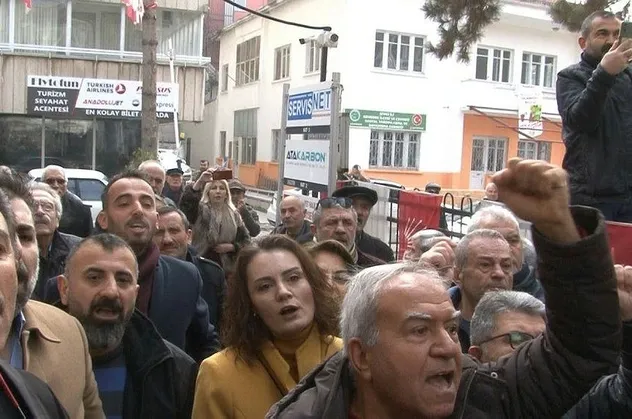 CHP'de koltuk kavgası! İl Teşkilatı seçiminde olay çıktı yeni başkan istifaya çağrıldı