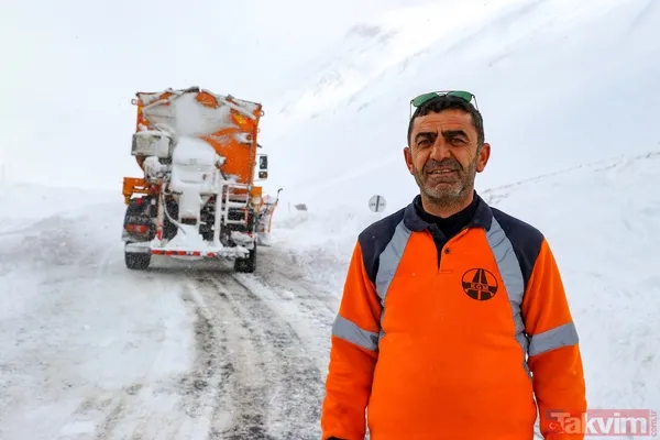 Geçtiğimiz yıl Türkiye'de 2 metre ile en yüksek kar kalığının ölçüldüğü Van-Bahçesaray yolunda amansız mücadele - 34