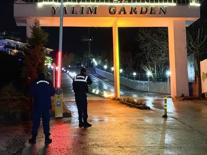 ozkan-yalimin-savcilik-ifadesi-ortaya-cikti-belediyeden-futbolcu-maasi-aileye-makam-araci-ozele-vip-arac-1778275525404.jpeg Özkan Yalım’ın savcılık ifadesi ortaya çıktı: Belediyeden futbolcu maaşı, aileye makam aracı, Özel’e VIP araç-11