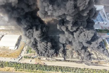 Elazığ Organize Sanayi Bölgesi’ndeki Megaboard yalıtım fabrikasında yangın çıktı