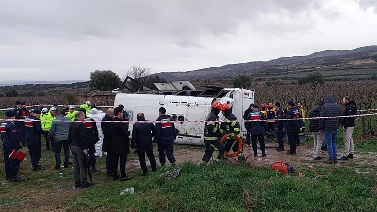 Denizli'de memur servisi devrildi: Hemşire Kadriye Koçan hayatını kaybetti