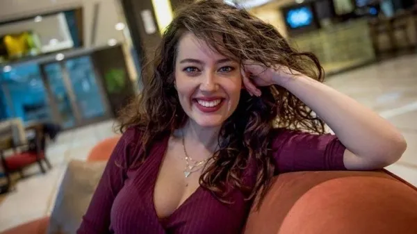 Pelin Akil sevenlerini korkuttu! İkiz bebek bekleyen Akil'in hastalıklarla başı dertte! Pelin Akil kimdir?-2