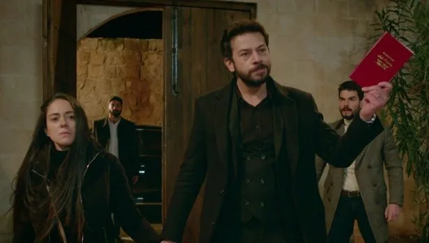 Elif artık bir Şadoğlu'dur! Hercai 28. yeni bölüm