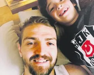 Beşiktaşlı futbolcu Caner Erkinin eski eşi Asena Atalaydan 14 Şubat paylaşımı