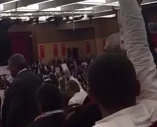 CHP kurultayında ortalık karıştı