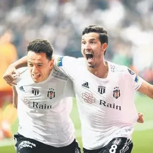 Sezon sonunda 3 imza birden