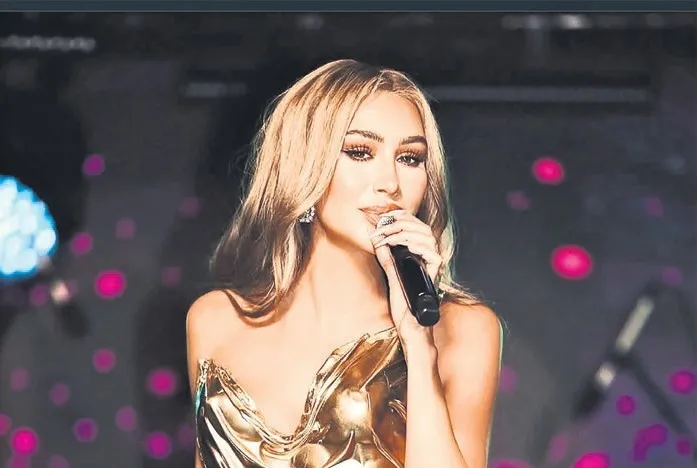 Tatlıses ile sahne aldı