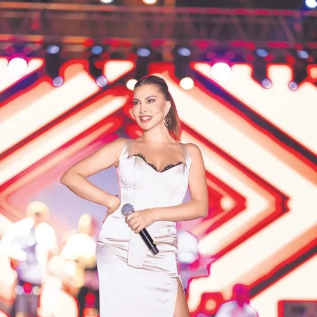 Ebru ateşe düştü