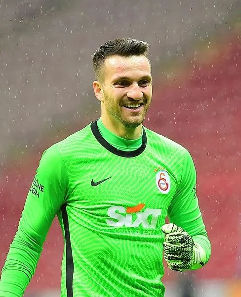 son-dakika-transfer-haberleri-galatasaray-okan-kocukun-giresunspora-kiralandigini-duyurdu-1625854942809.jpeg Son dakika transfer haberleri: Galatasaray Okan Kocuk'un Giresunspor'a kiralandığını duyurdu-1