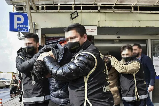 ece-erken-gozyaslarini-tutamadi-esi-safak-mahmutyazicioglunun-olumune-iliskin-konustu-keske-ben-olseydim-bu-is-1643478623105.jpeg Ece Erken ilk kez konuştu: Keşke ben ölseydim! Şafak Mahmutyazıcıoğlu'nun öldürülmesi planlı mıydı?