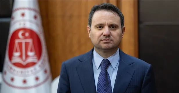 Bakan Gürlek CHP'lilerden kazandığı tazminatı AFAD'a bağışladı