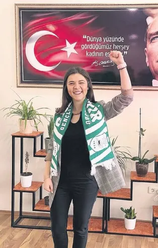 CHP’li Gaziemir Belediye Başkan Yardımcısı İzel Zenginobuz'dan sınav hırsızlığı itirafı: 2010'da soruları aldım full çektim