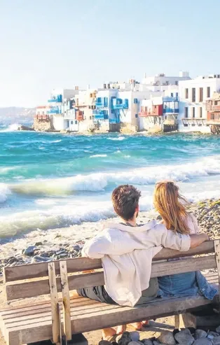 Skandalları duymayan kalmamış!  Çapkın iş insanının kaçamaklarını arkadaşları yakalamış ancak...