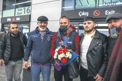 trabzonspor-kadikoydeki-derbide-sonuca-iki-yildizi-ile-gitmeyi-planliyor-1646516909617.jpeg Trabzonspor Kadıköy'deki derbide sonuca iki yıldızı ile gitmeyi planlıyor-2