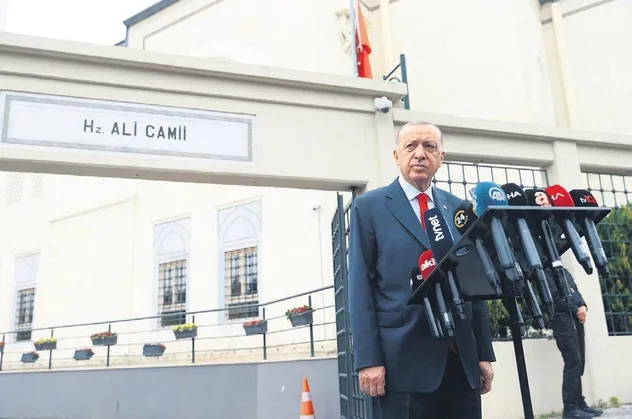 Başkan Recep Tayyip Erdoğan cuma namazı çıkışı önemli mesajlar verdi!