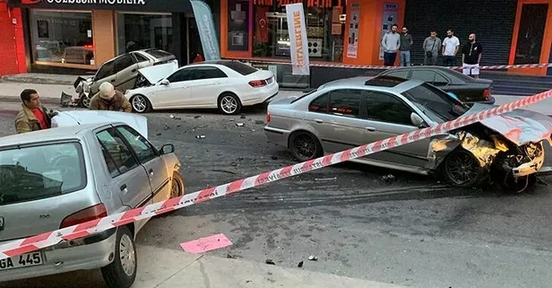 Ümraniye'de feci kaza! Park halindeki otomobiller yer değiştirdi!