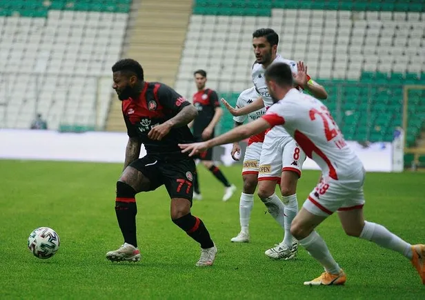 fatih-karagumruk-2-2-antalyaspor-mac-sonucu-1619623814192.jpeg