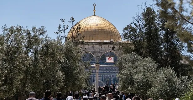 İsrail ablukayı kaldırdı Filistinliler Mescid-i Aksa'ya akın etti