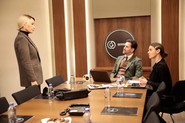 defteri-kapaniyor-gozunun-yasina-bakmayacak-baska-caresi-yok-artik-star-tvdeki-seruveni-son-bulacak-1613487574863.jpg Defteri kapanıyor gözünün yaşına bakmayacak! Başka çaresi yok Star TV'deki serüveni artık son bulacak-3